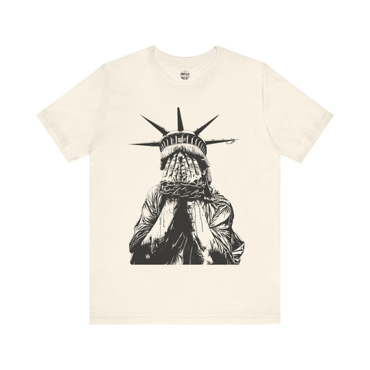 CHAINED LIBERTY - Unisex Short Sleeve T-Shirt