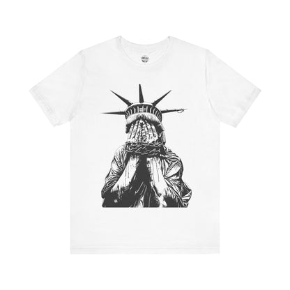 CHAINED LIBERTY - Unisex Short Sleeve T-Shirt